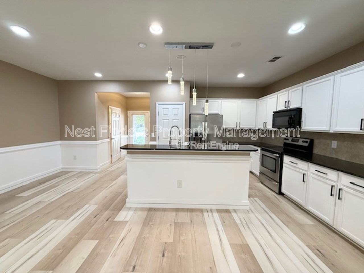 7028 Beauhaven Ct - Photo 7 of 37