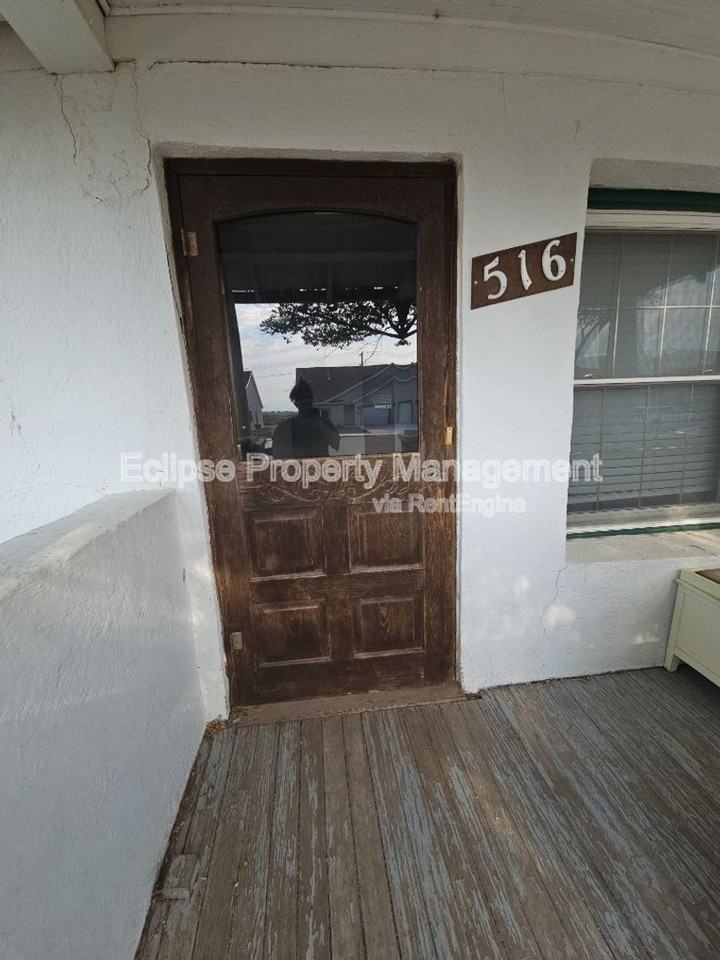 516 Washington Ave - Photo 3 of 20