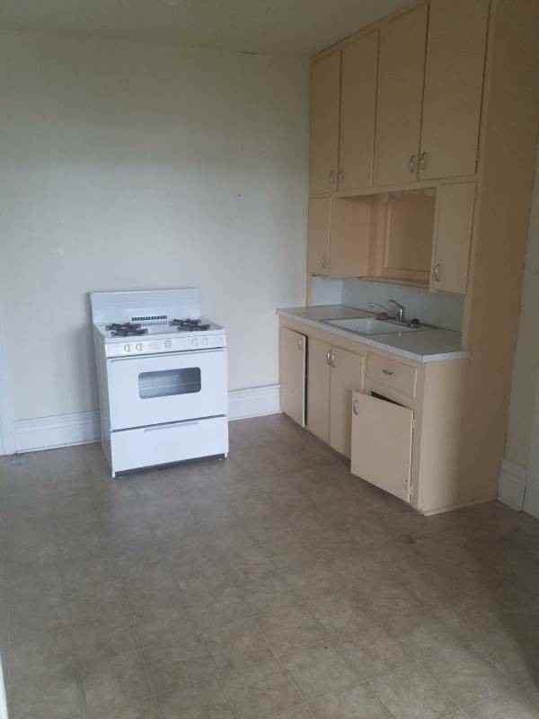 211 1/2 E Stephenson St #3 - Photo 3 of 7