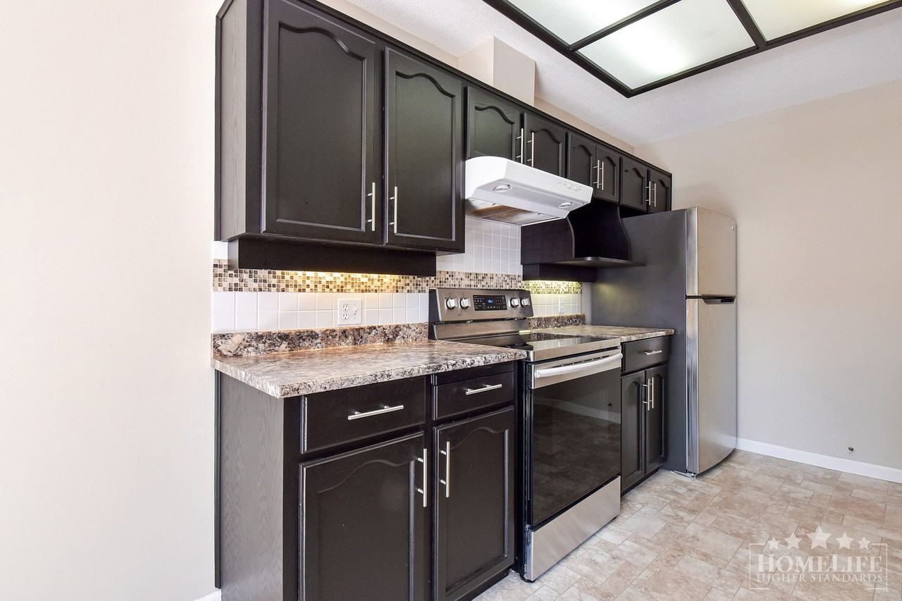 9012 Walnut Grove Dr - Photo 3 of 40