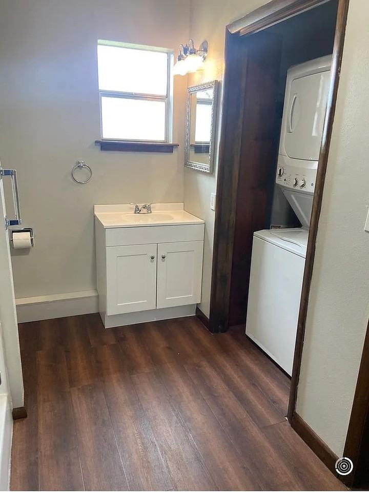 580 Pelican Ave - Photo 2 of 10