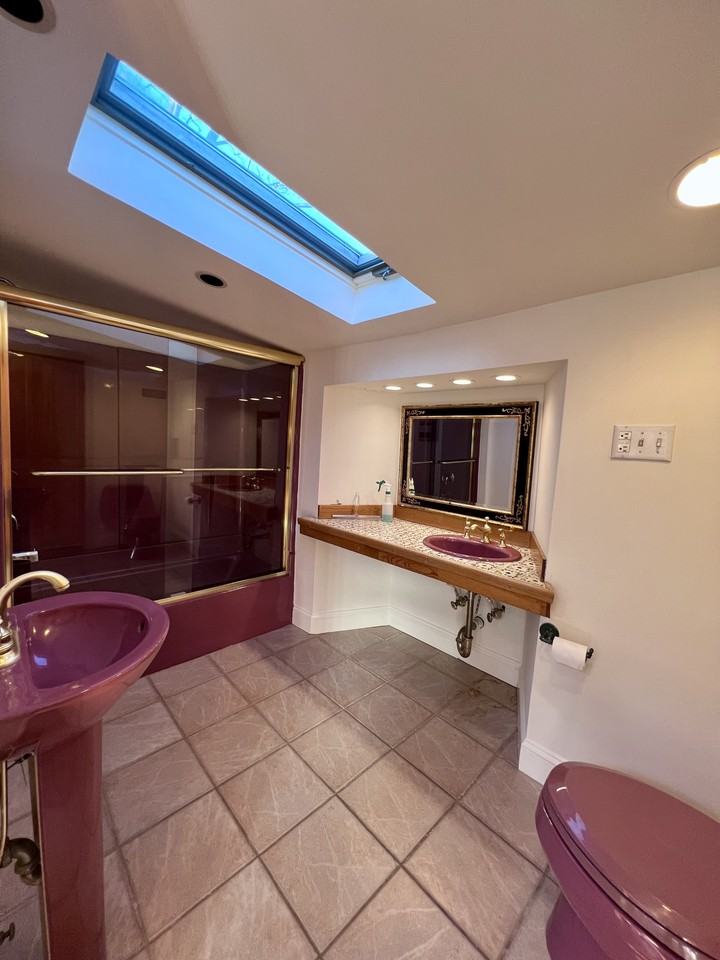 819 N Jackson St #2 - Photo 3 of 26