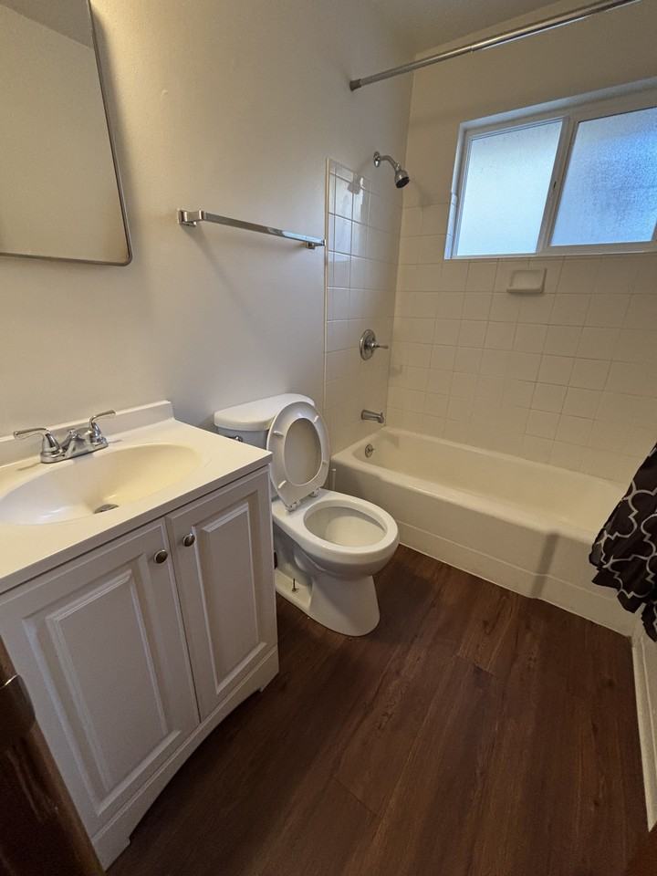 2618 E Turney Ave #5 - Photo 2 of 13