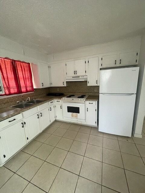 4855 West St Apt 1 - Photo 3 of 6