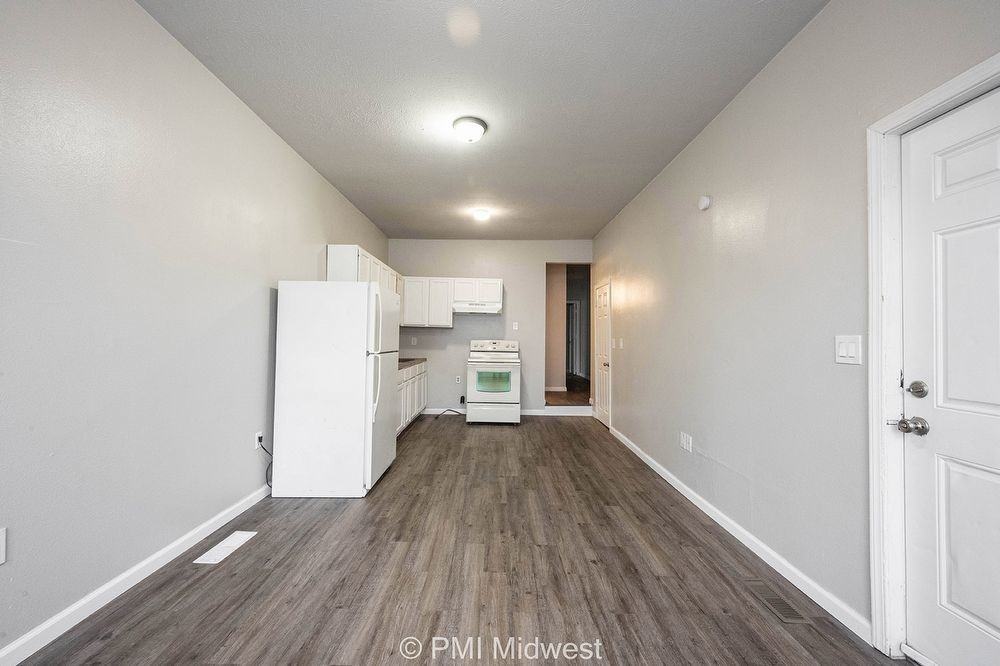 3014 W 10th St Apt 2 - Photo 3 of 20