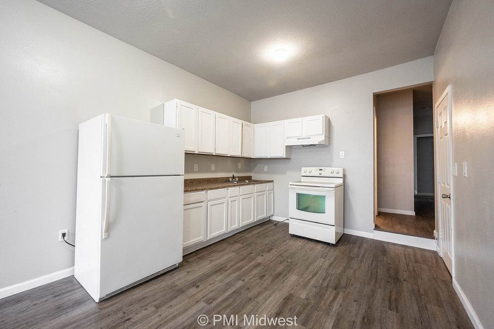 3014 W 10th St Apt 2 - Photo 4 of 20