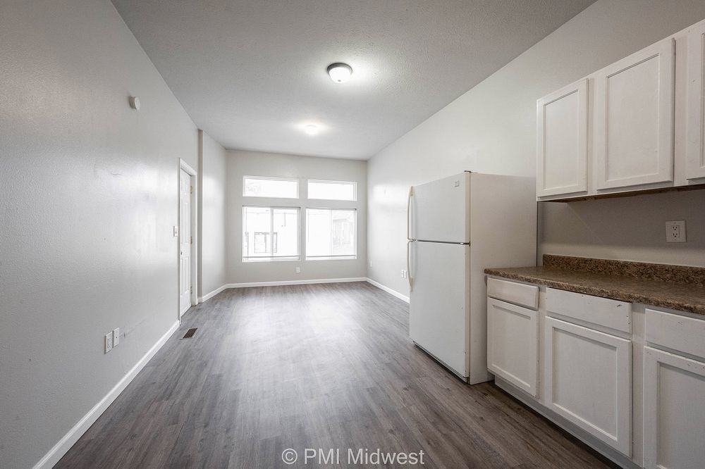 3014 W 10th St Apt 2 - Photo 7 of 20