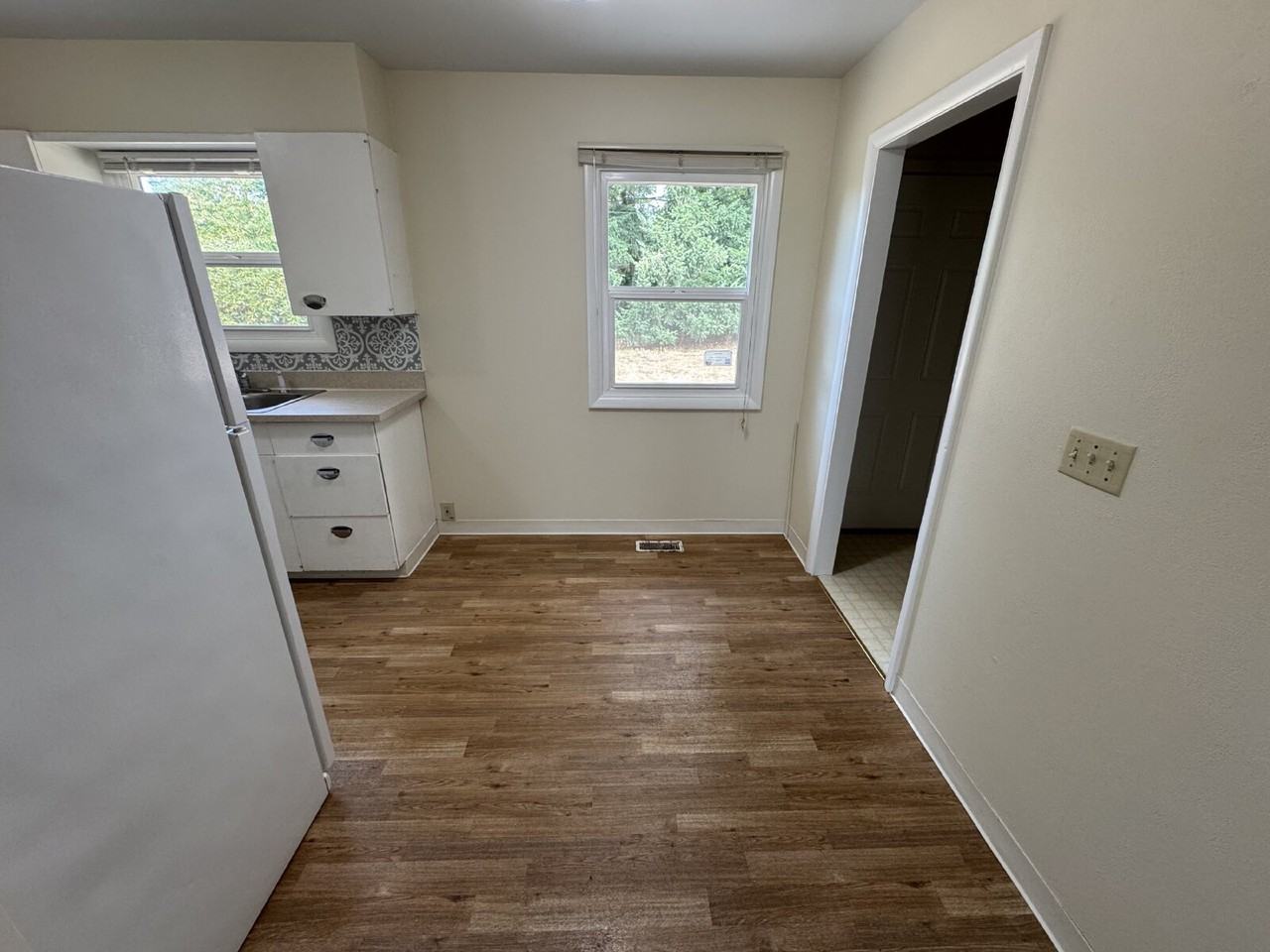 16947 Se Mill St - Photo 3 of 11