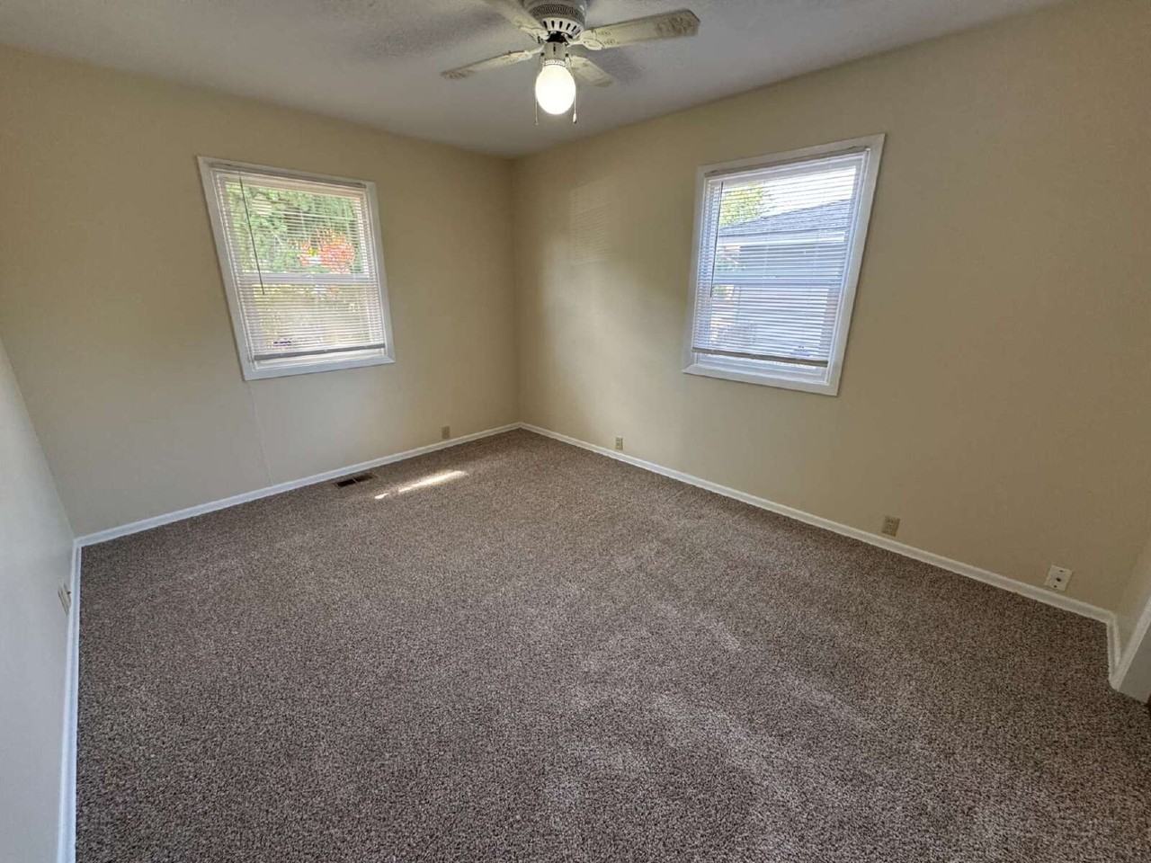 16947 Se Mill St - Photo 7 of 11