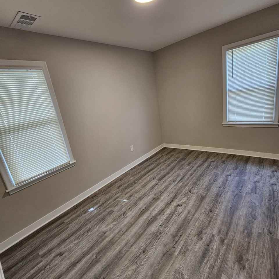 11309 Ford Ave - Photo 2 of 17