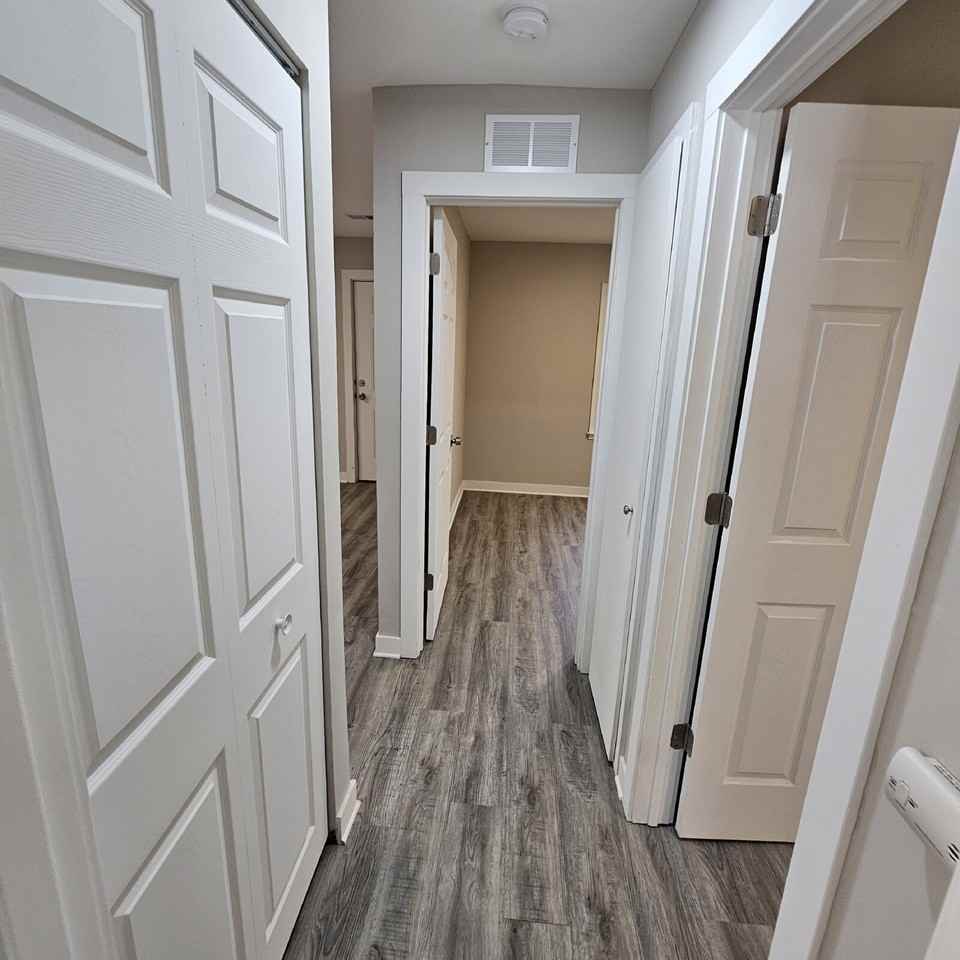 11309 Ford Ave - Photo 5 of 17