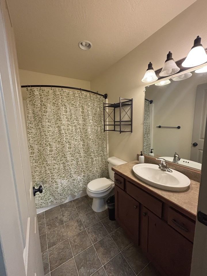 677 Speedway Ave - Photo 5 of 16