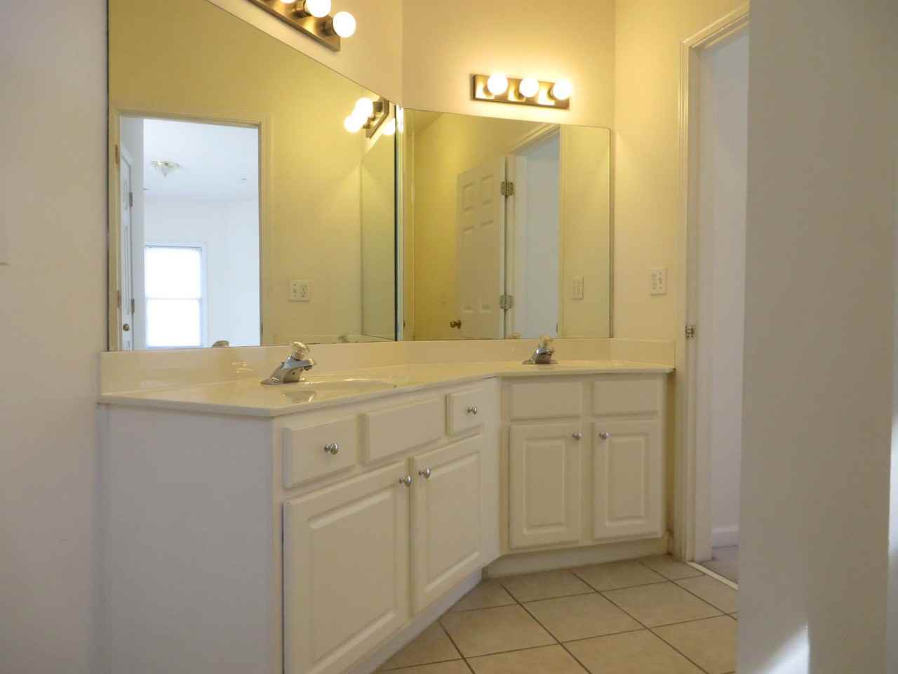 8850 Fairview Blf #1 - Photo 3 of 14