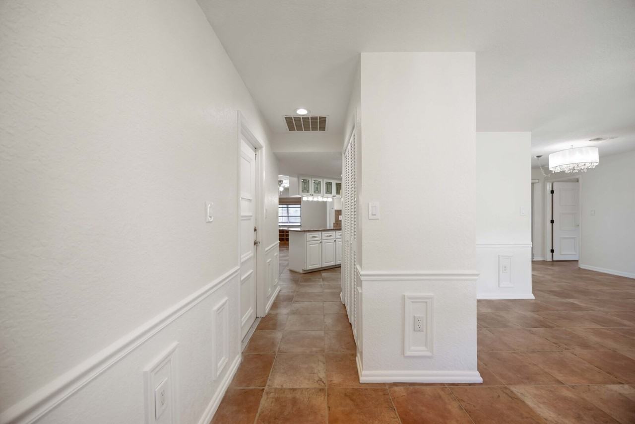 3560 Tripoli Boulevard - Photo 5 of 45