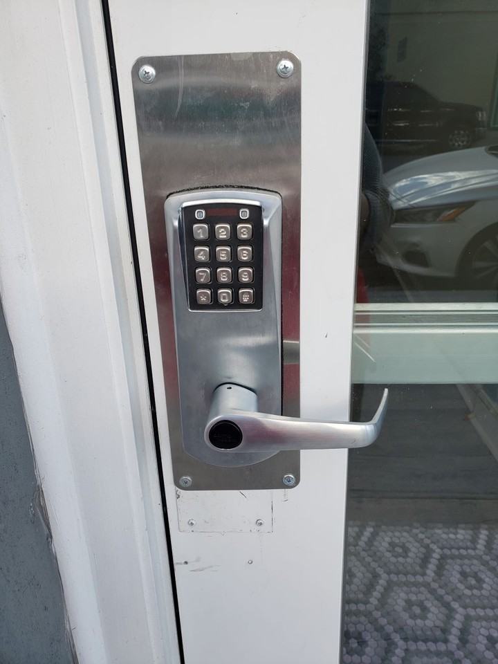 300 Laurel St #2 - Photo 7 of 19