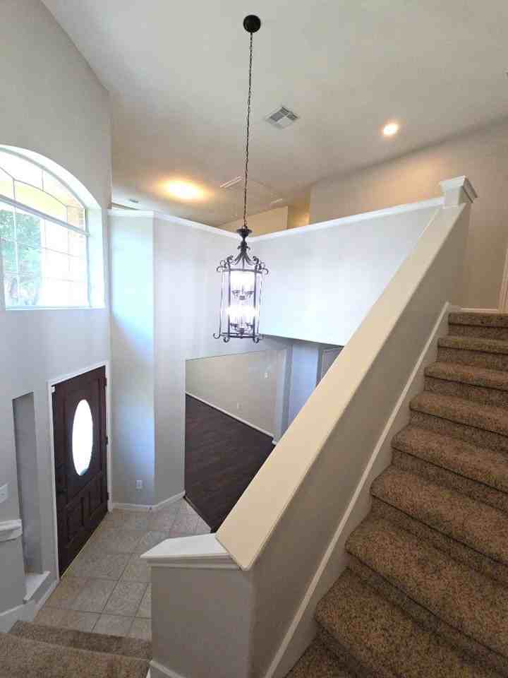 2518 Hidden Park Ln - Photo 2 of 35