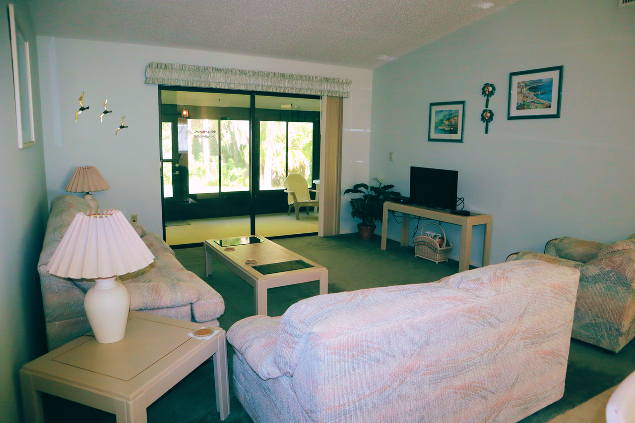 1389 Pine Ridge Cir E #D8 - Photo 5 of 19