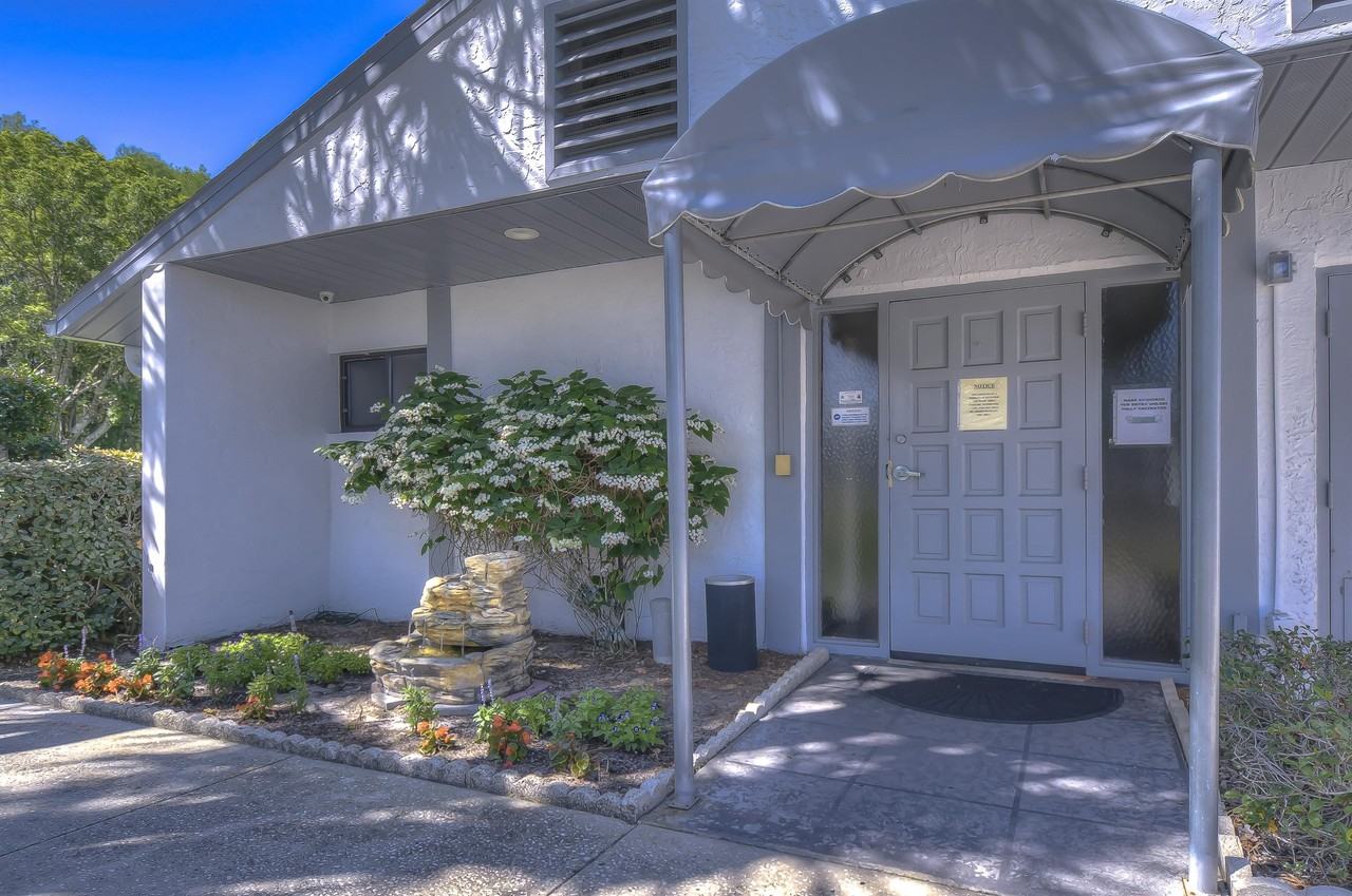 1389 Pine Ridge Cir E #D8 - Photo 3 of 19