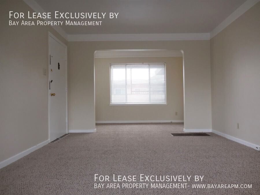 449 Tamarack Ln - Photo 2 of 9