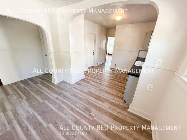 859 Brown St - Photo 4 of 18