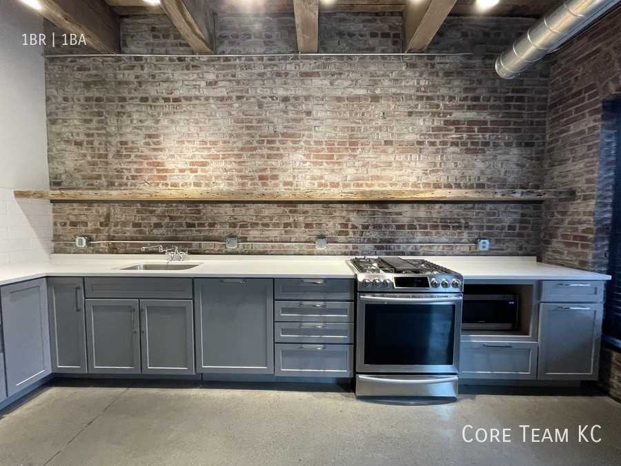 1513 Walnut St #304 - Photo 5 of 26