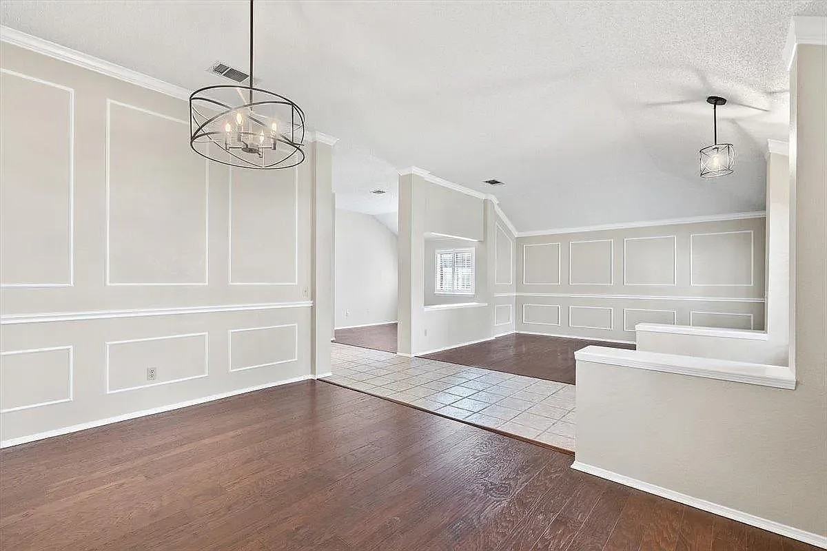 9018 Marthas Dr #NA - Photo 3 of 32