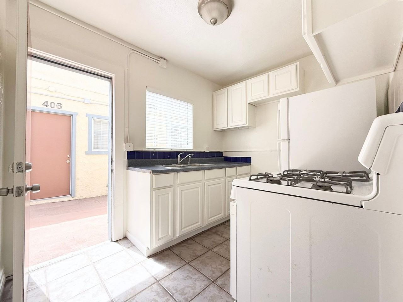 400 Civic Center Dr - Photo 3 of 9