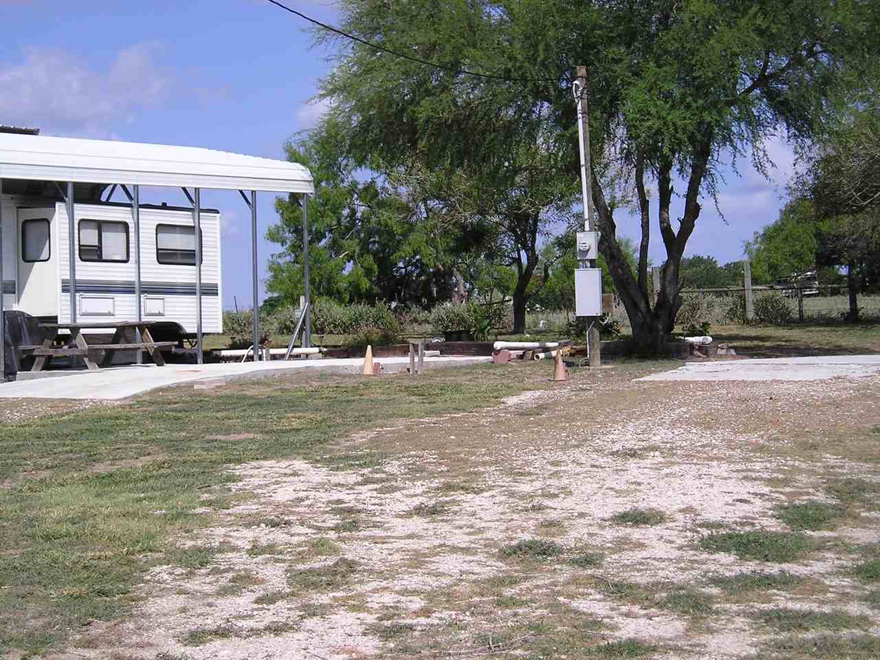 533 S Vista Dr - Photo 4 of 11