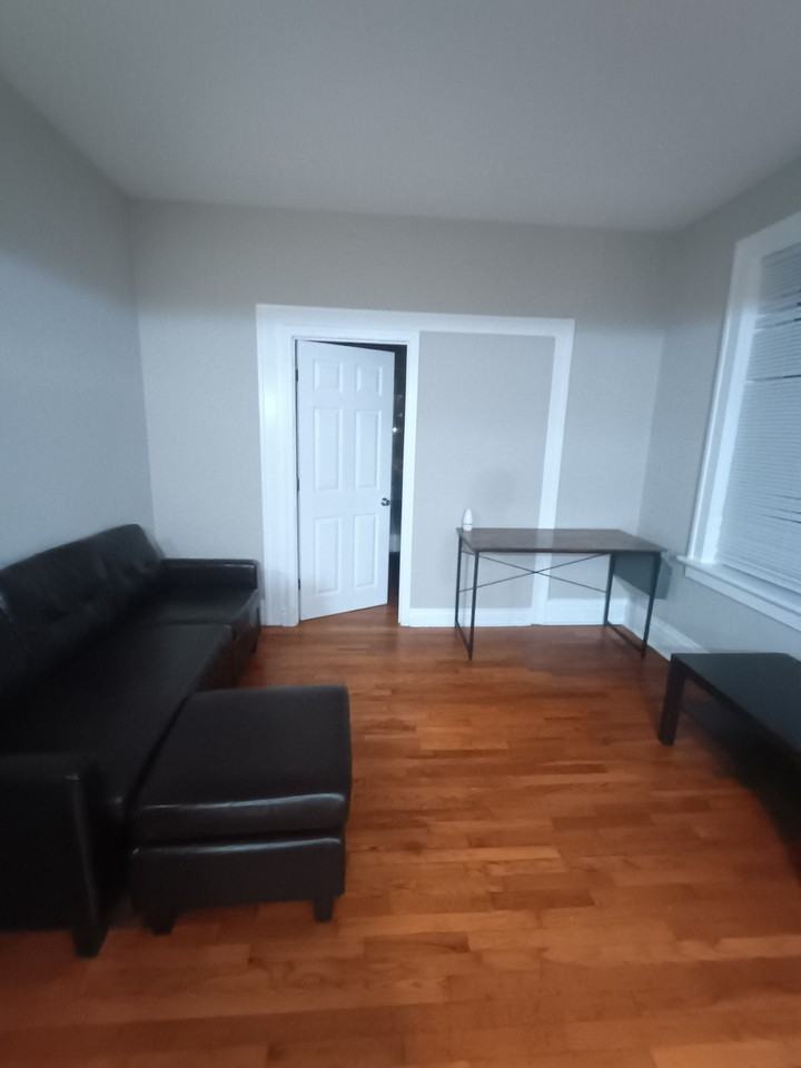 908 Eastgate Ave #1N - Photo 3 of 26