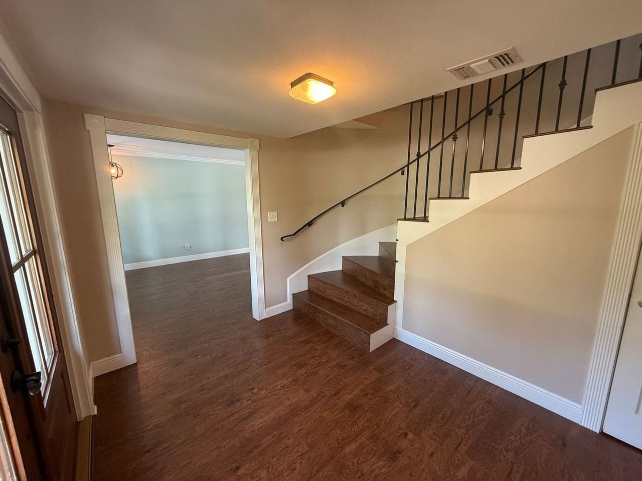 905 Poinciana Dr - Photo 3 of 42
