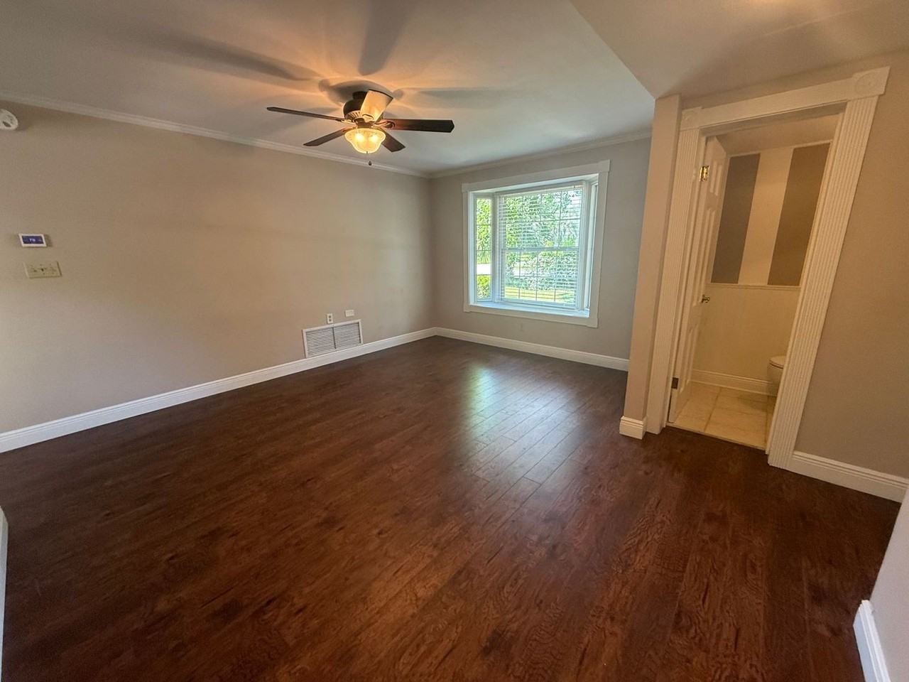 905 Poinciana Dr - Photo 4 of 42