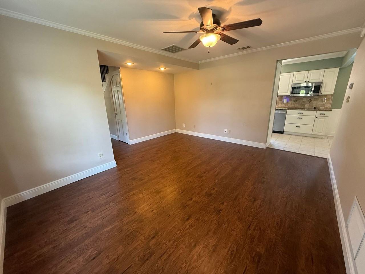 905 Poinciana Dr - Photo 7 of 42