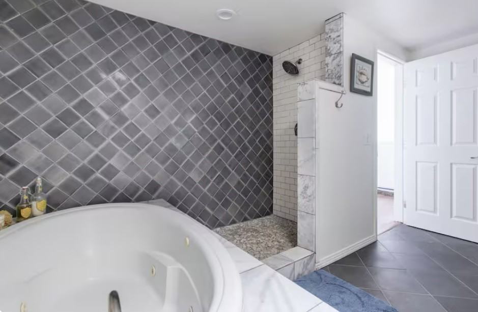 212 Ocean Dr #NA - Photo 5 of 7