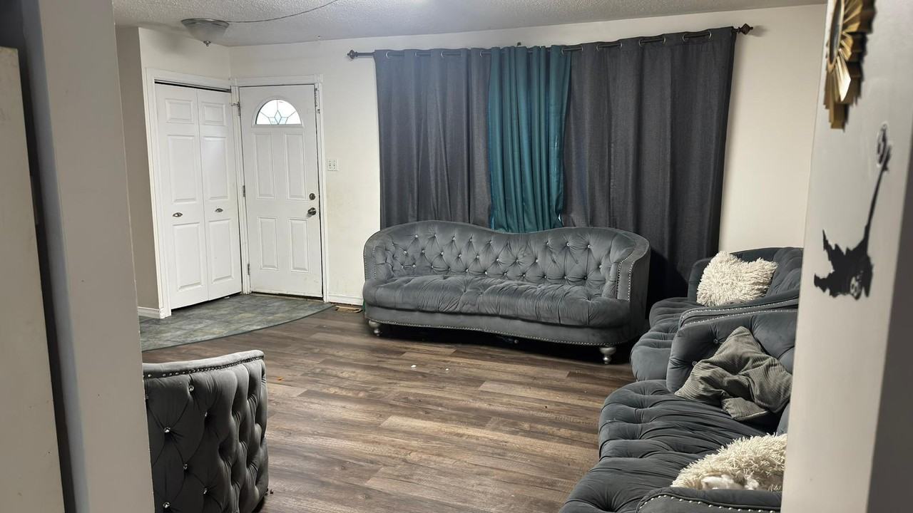 32 Elvira Crescent - Photo 3 of 21