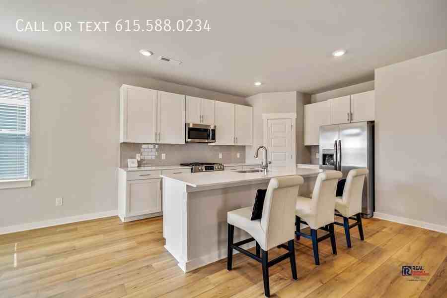 156 Harvest Point Blvd - Photo 4 of 36