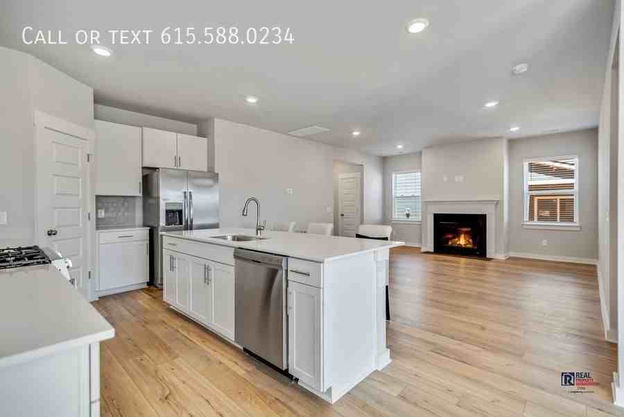 156 Harvest Point Blvd - Photo 5 of 36