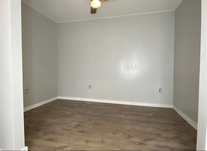 10549 Main St - Photo 3 of 11