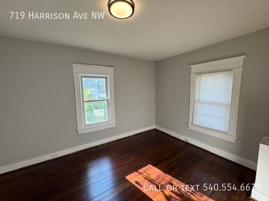 719 Harrison Ave Nw - Photo 2 of 4
