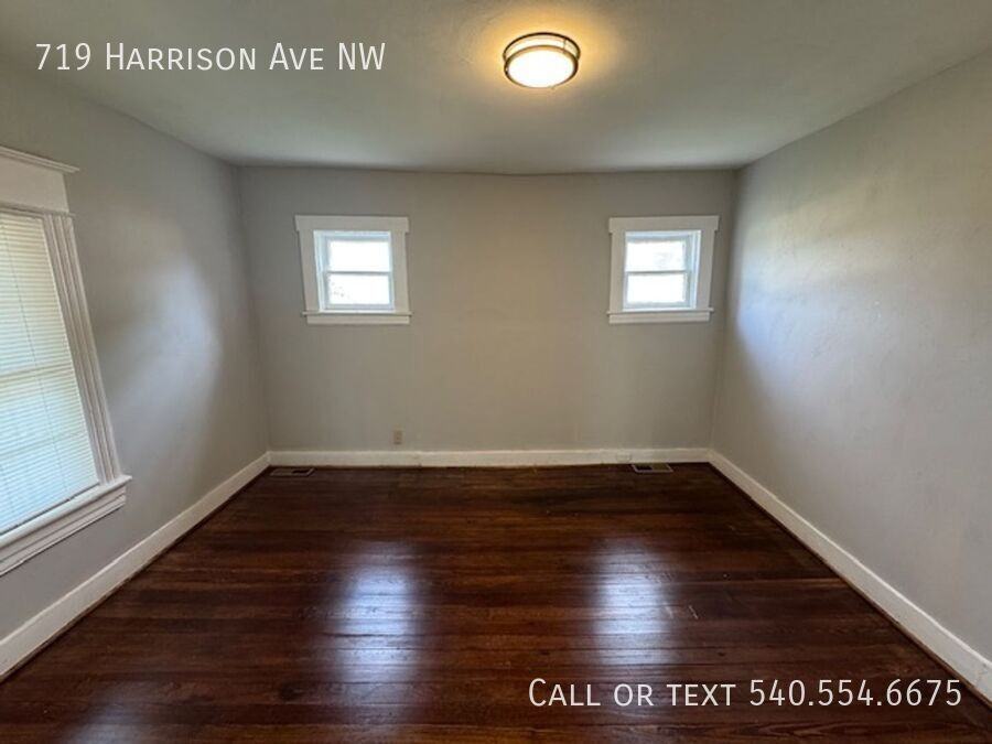 719 Harrison Ave Nw - Photo 3 of 4