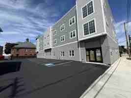 featured image of 124 Abbott St