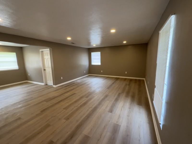 2605 Fraternity Dr - Photo 2 of 17