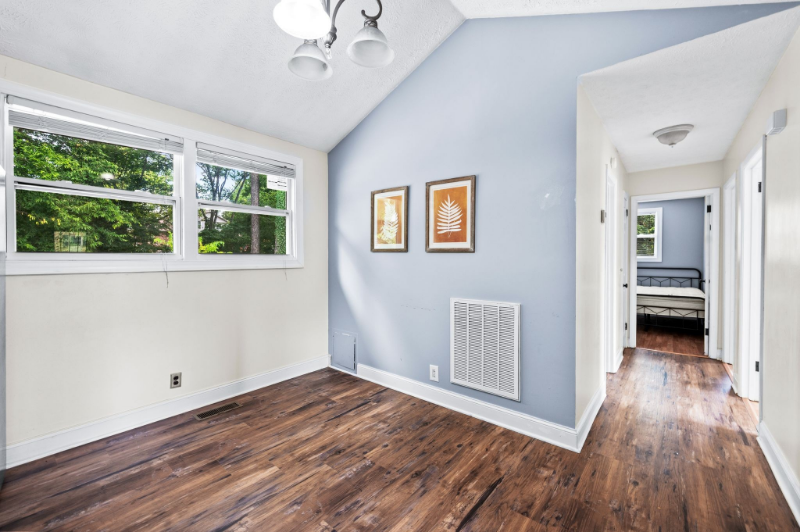 5409 Country Dr - Photo 4 of 20