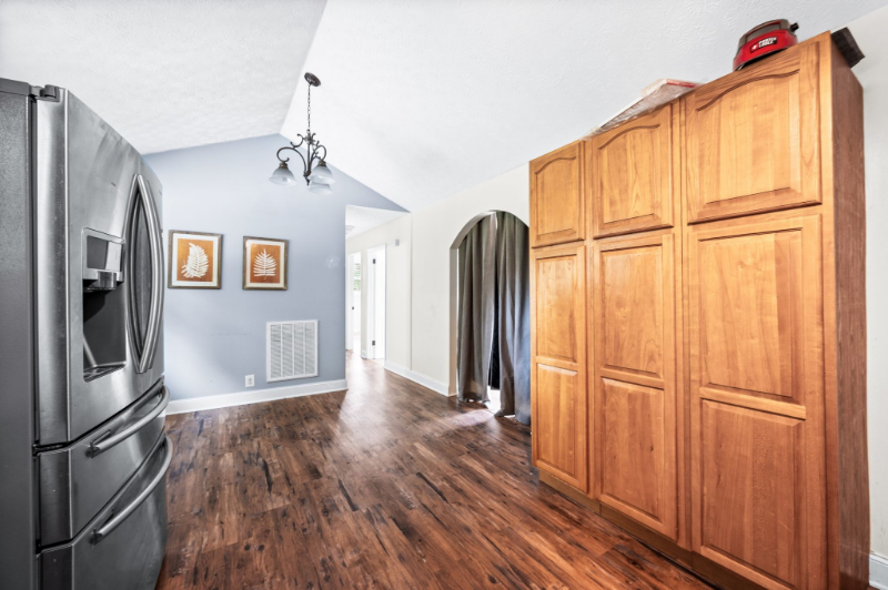 5409 Country Dr - Photo 6 of 20