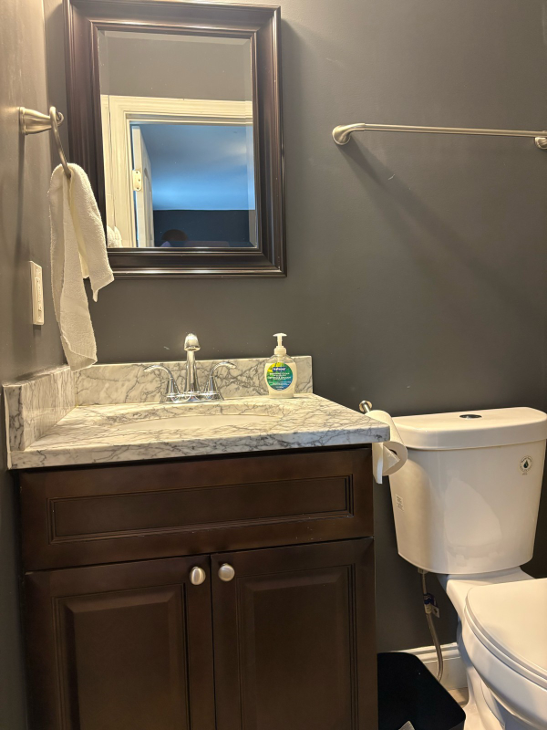 5033 E Capitol St Se - Photo 3 of 14