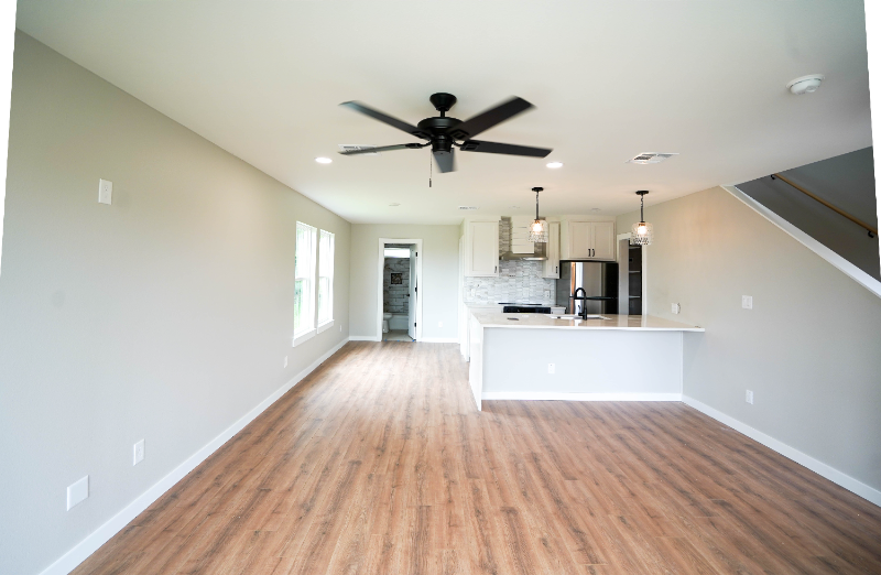 705 S 15th St #B - Photo 3 of 13