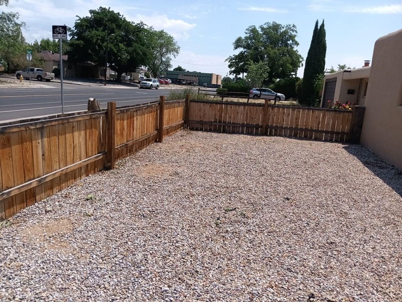 1905 Moon St Ne - Photo 2 of 32