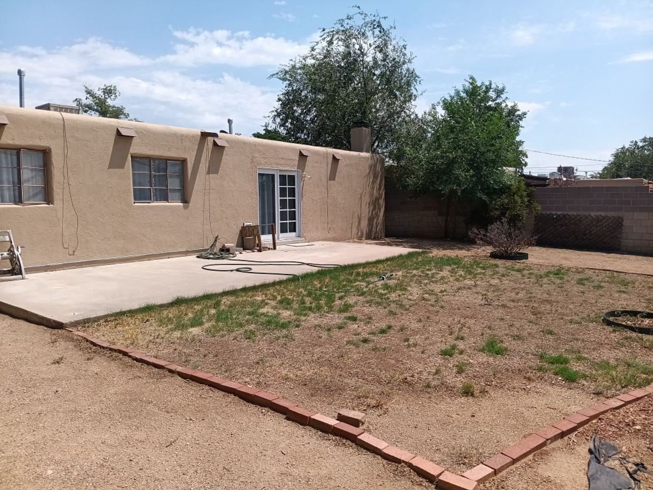 1905 Moon St Ne - Photo 3 of 32