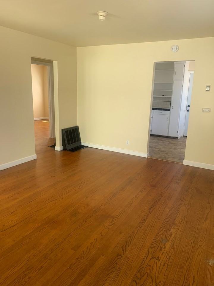 3021 60th Ave - Photo 3 of 16