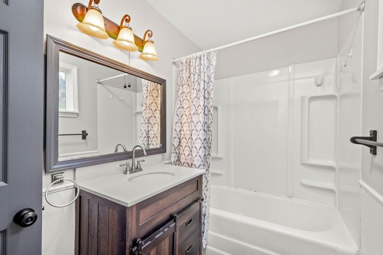 1174 Forest Ave - Photo 2 of 22
