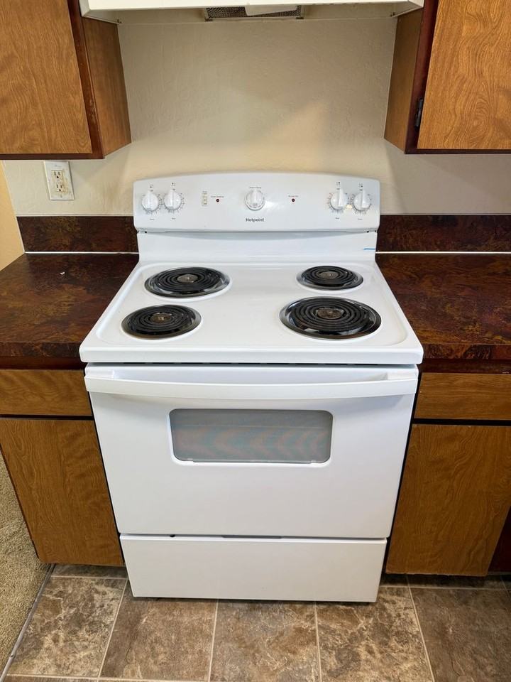 1425-1439 Salishan St SE - Photo 7 of 17